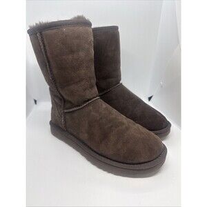 UGG  classic short II boot Women's Brown Suede Burnt Cedar Chocolate Size 7